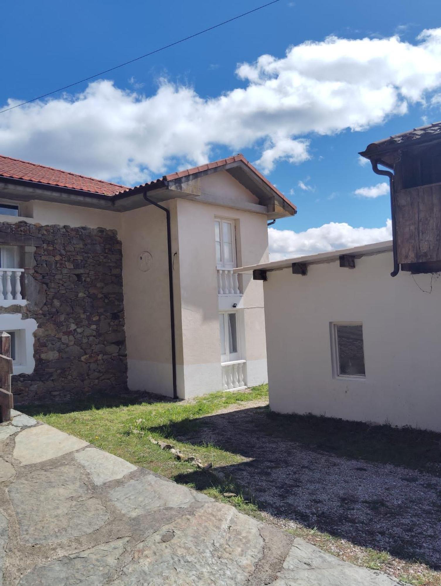 Hotel El Nuevo Semellon Aceptamos Mascotas Tineo Exterior foto